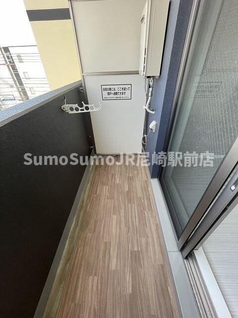 物件内観写真8　(バルコニーがあります)