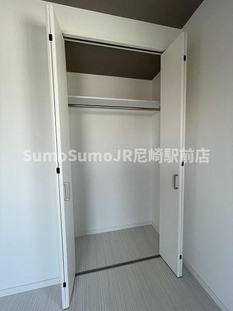 物件内観写真13　(収納豊富です)