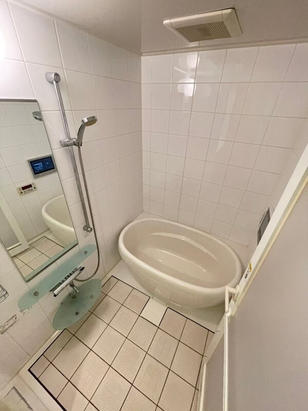 物件内観写真8　(落ち着いた空間のお風呂です)