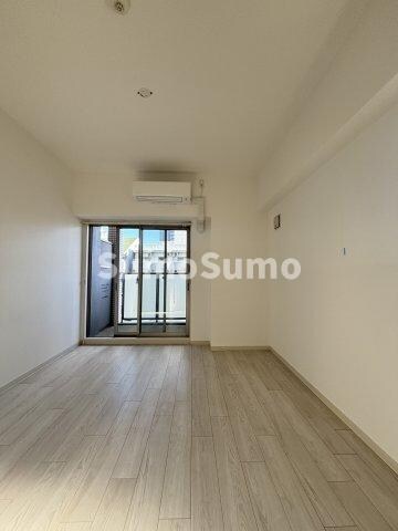 物件内観写真8　(使い勝手のいい寝室です)