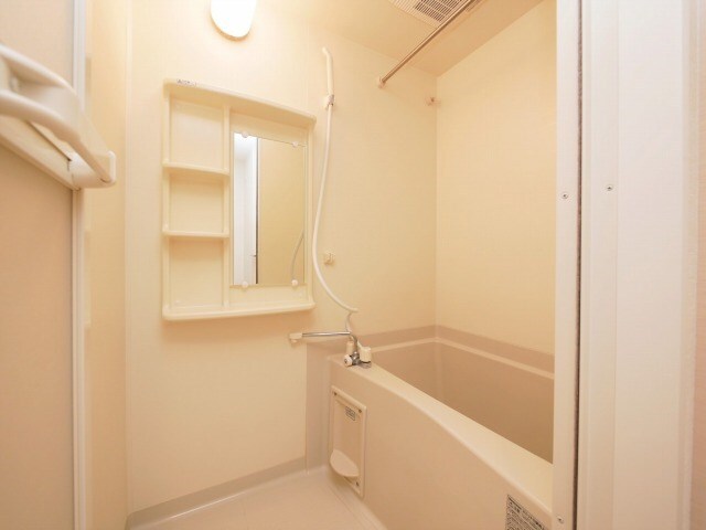 物件内観写真8　(日々の暮らしに欠かせないお風呂です)
