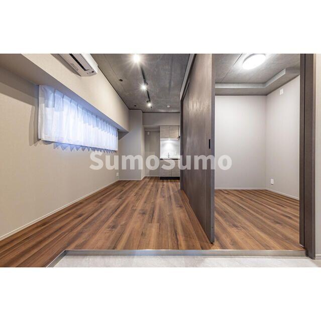 物件内観写真3　(おしゃれな居間です)