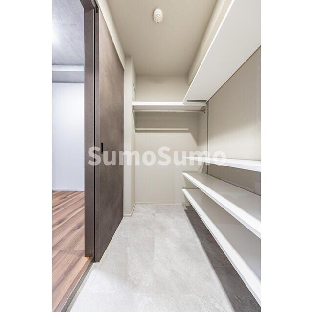 物件内観写真9　(収納スペース豊富です)