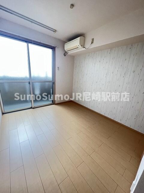 物件内観写真4　(ゆったり過ごせるリビングです)