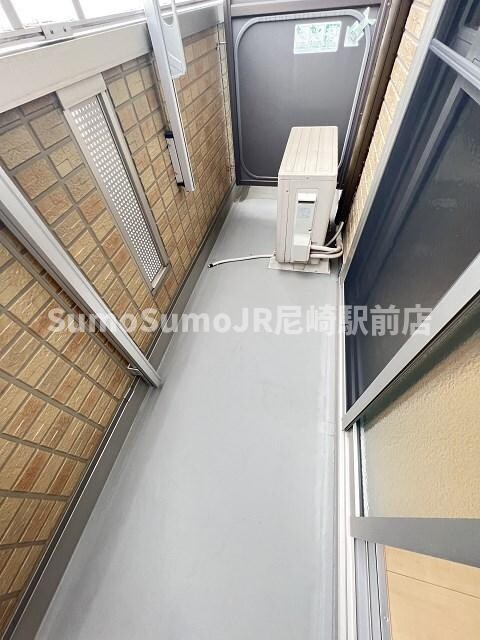 物件内観写真8　(お洗濯にも便利なバルコニー付き)