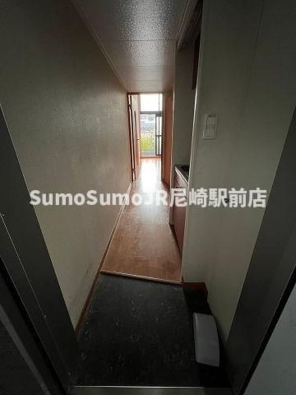 玄関(毎日通る玄関はこちらです)