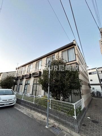 物件外観写真1　(外観もきれいです)