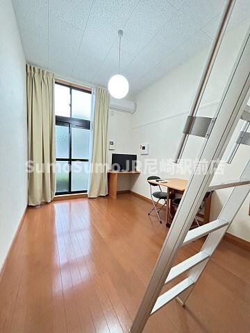 物件内観写真16　(使いやすい居間です)