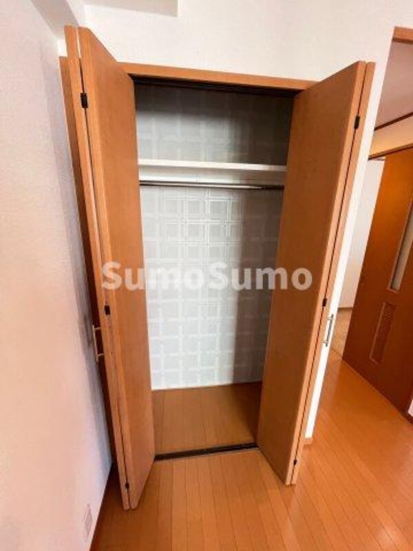 収納(小物を収納するのに便利です)