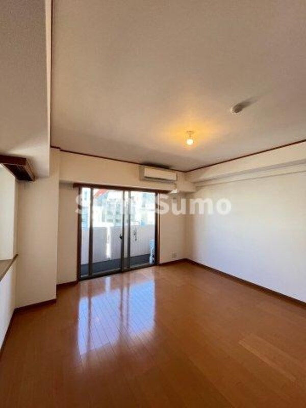 寝室(落ち着いて過ごせるお部屋なので、寝室にいかがでしょうか)