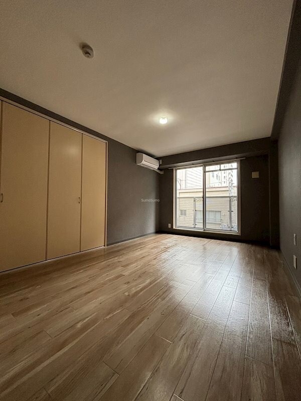 物件内観写真7　(使い勝手のいい寝室です)