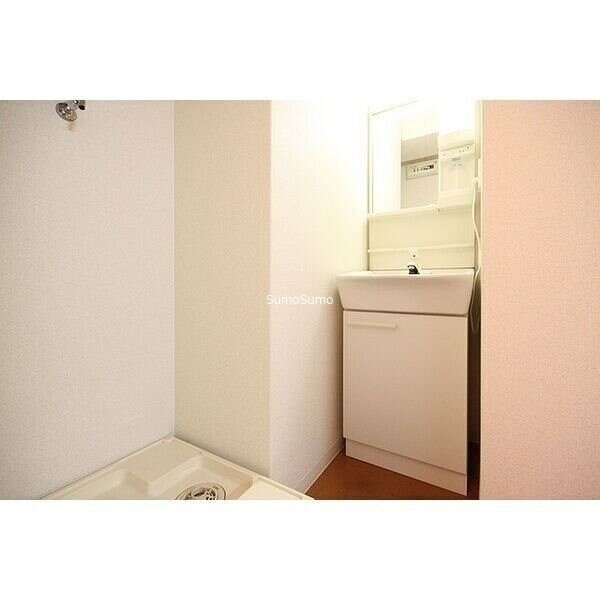 物件内観写真11　(コンパクトで使いやすい洗面所)