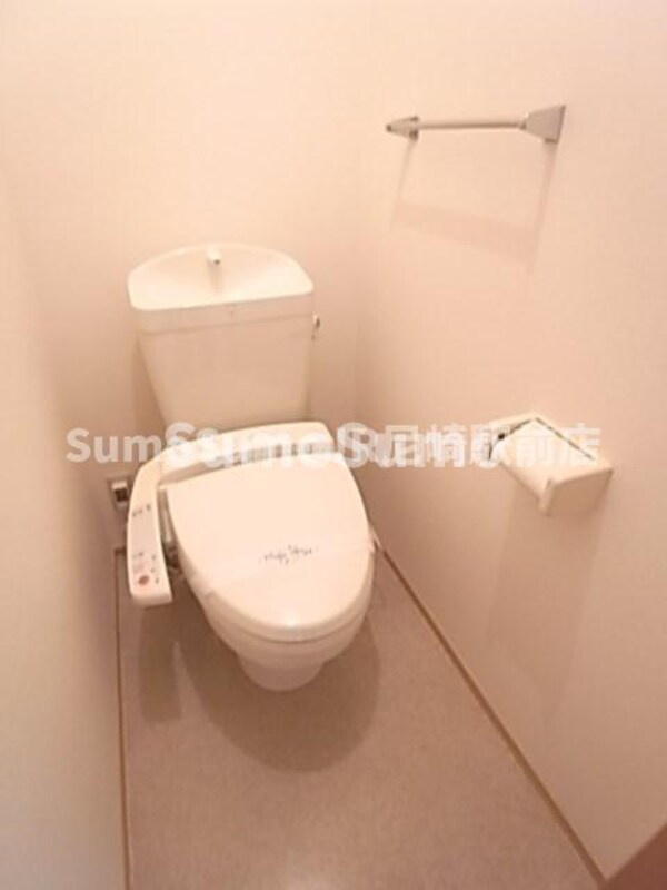 トイレ(シンプルで使いやすいトイレです)
