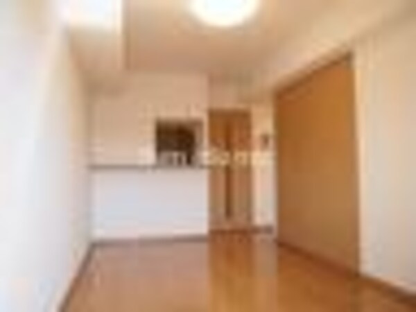 居室(ゆったりとしたリビングです)