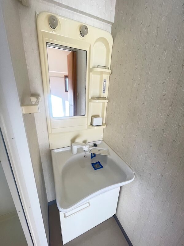 独立洗面台