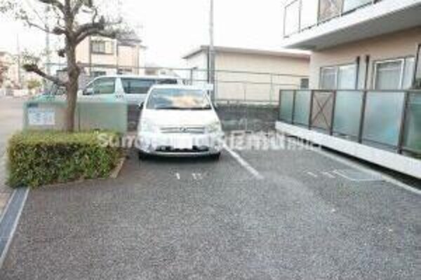 駐車場(駐車場完備です)