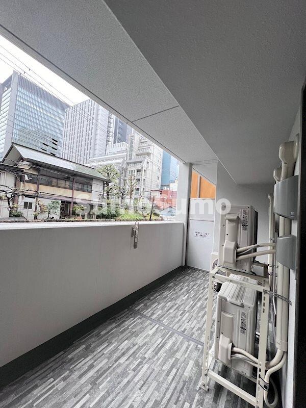 物件内観写真9　(暖かな日差しのふりそそぐバルコニー)