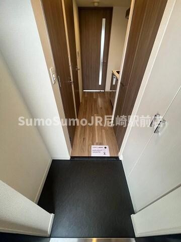 物件内観写真3　(落ち着いた玄関です)