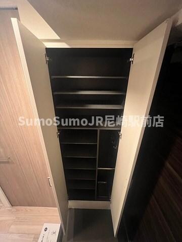 物件内観写真14　(小物を収納するのに便利です)