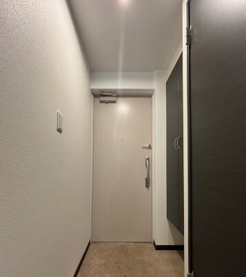 物件内観写真5　(きれいな玄関です)