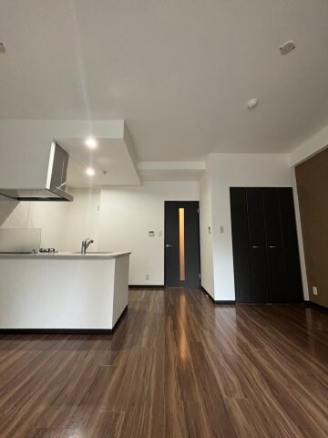 物件内観写真6　(ゆったりとしたリビングです)