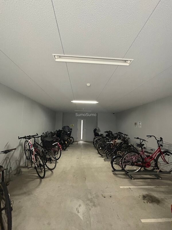 物件外観写真4　(駐車場です)