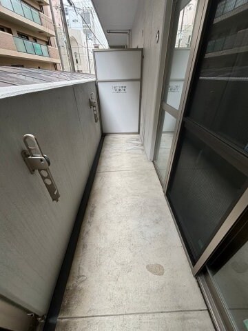 物件内観写真10　(お洗濯にも便利なバルコニー付き)