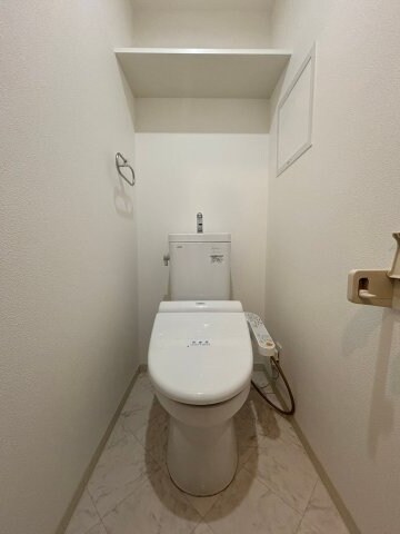 物件内観写真12　(清潔感のあるトイレです)