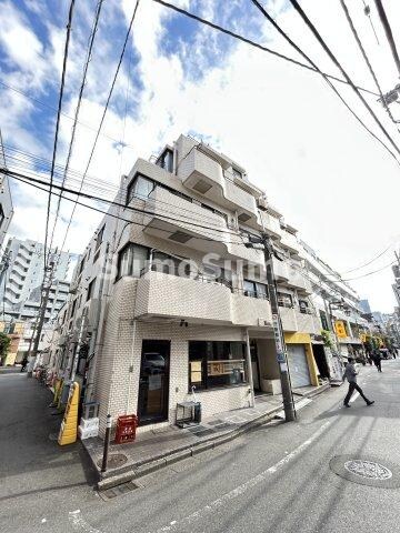 物件外観写真1　(外観は落ち着いています)