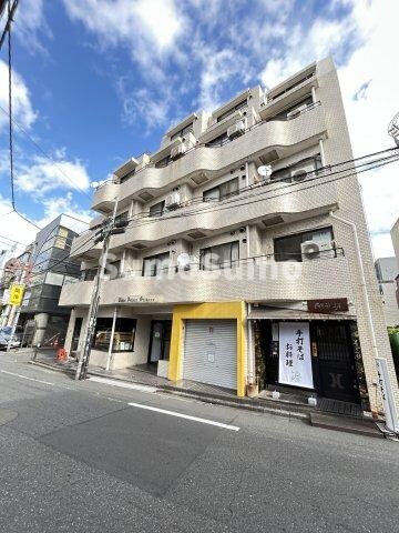 物件外観写真2　(落ち着いた雰囲気の外観です)