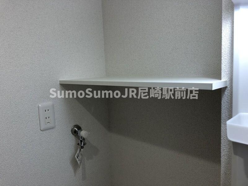 物件内観写真8　(たっぷりとした収納スペースです)