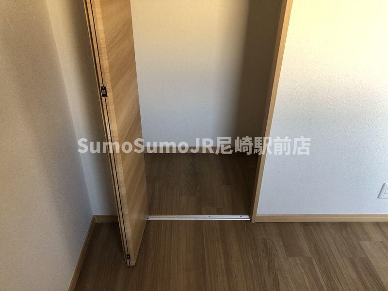 物件内観写真16　(たっぷりとした収納スペースです)