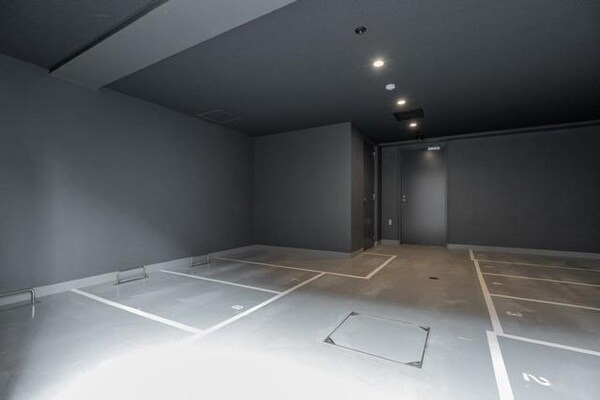 駐車場(床の色など一部仕様が変更になる場合がございます。)