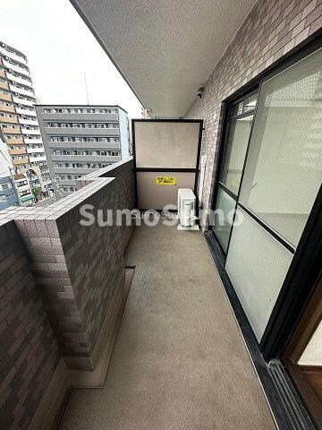 物件内観写真9　(外からの目が気にならないバルコニーで洗濯物が干せます)