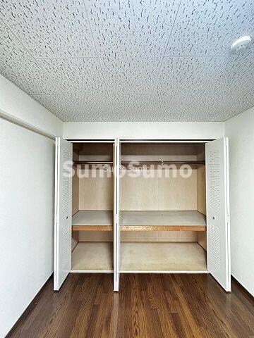 物件内観写真12　(小物を収納するのに便利です)