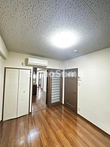 物件内観写真16　(使いやすいリビングです)