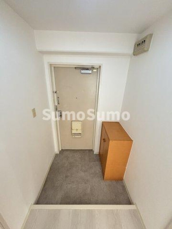 玄関(居間です)