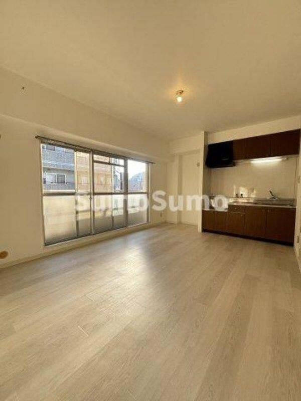 居室(使いやすいキッチンです)