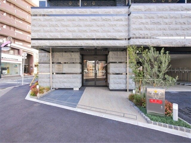 物件外観写真2　(落ち着いた雰囲気の外観です)