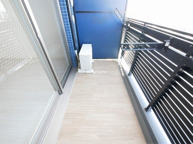 物件内観写真11　(暖かな日差しのふりそそぐバルコニー)