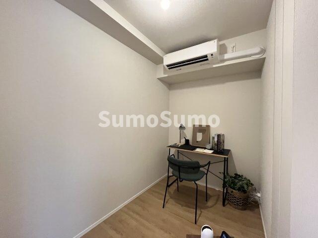 物件内観写真6　(ゆったりした洋室です)