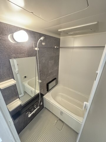 物件内観写真8　(日々の疲れを癒すお風呂付です)