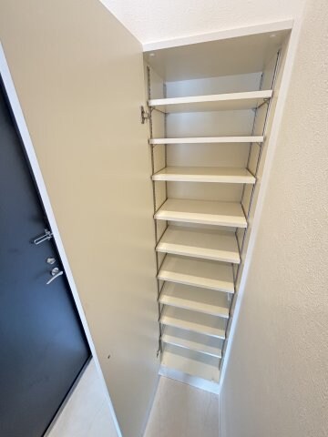 物件内観写真12　(こまごまとしたものを収納できそうですね)