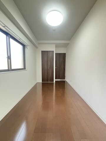 物件内観写真21　(こちらの居間で趣味の時間をお楽しみください)