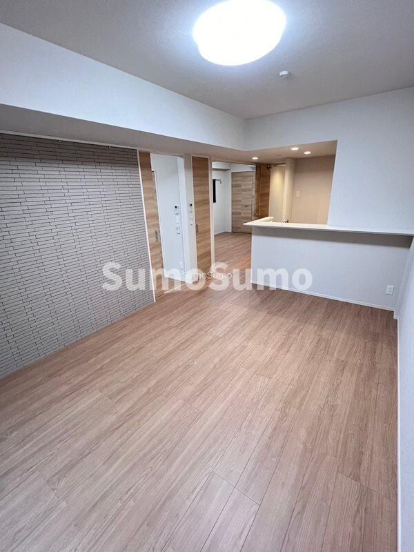 物件内観写真5　(使いやすい居間です)