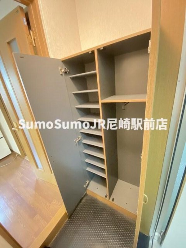 収納(たっぷりとした収納スペースです)