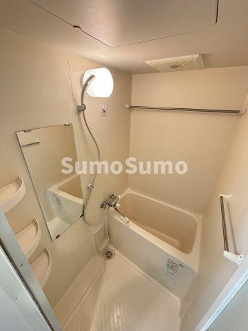 物件内観写真8　(日々の疲れを癒すお風呂付です)