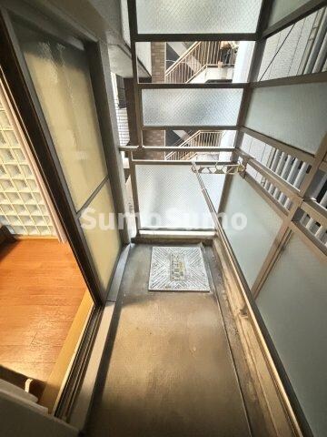 物件内観写真9　(バルコニーからの眺めを楽しみながら食事をしませんか)