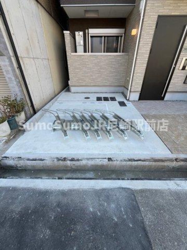 駐車場(駐車場に車を止められます)