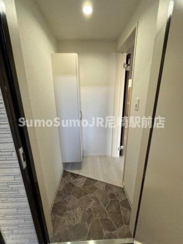 玄関(収納もある玄関です)